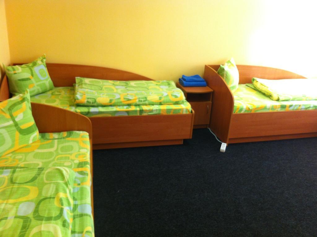 Molodizhniy Hostel Lviv Room photo
